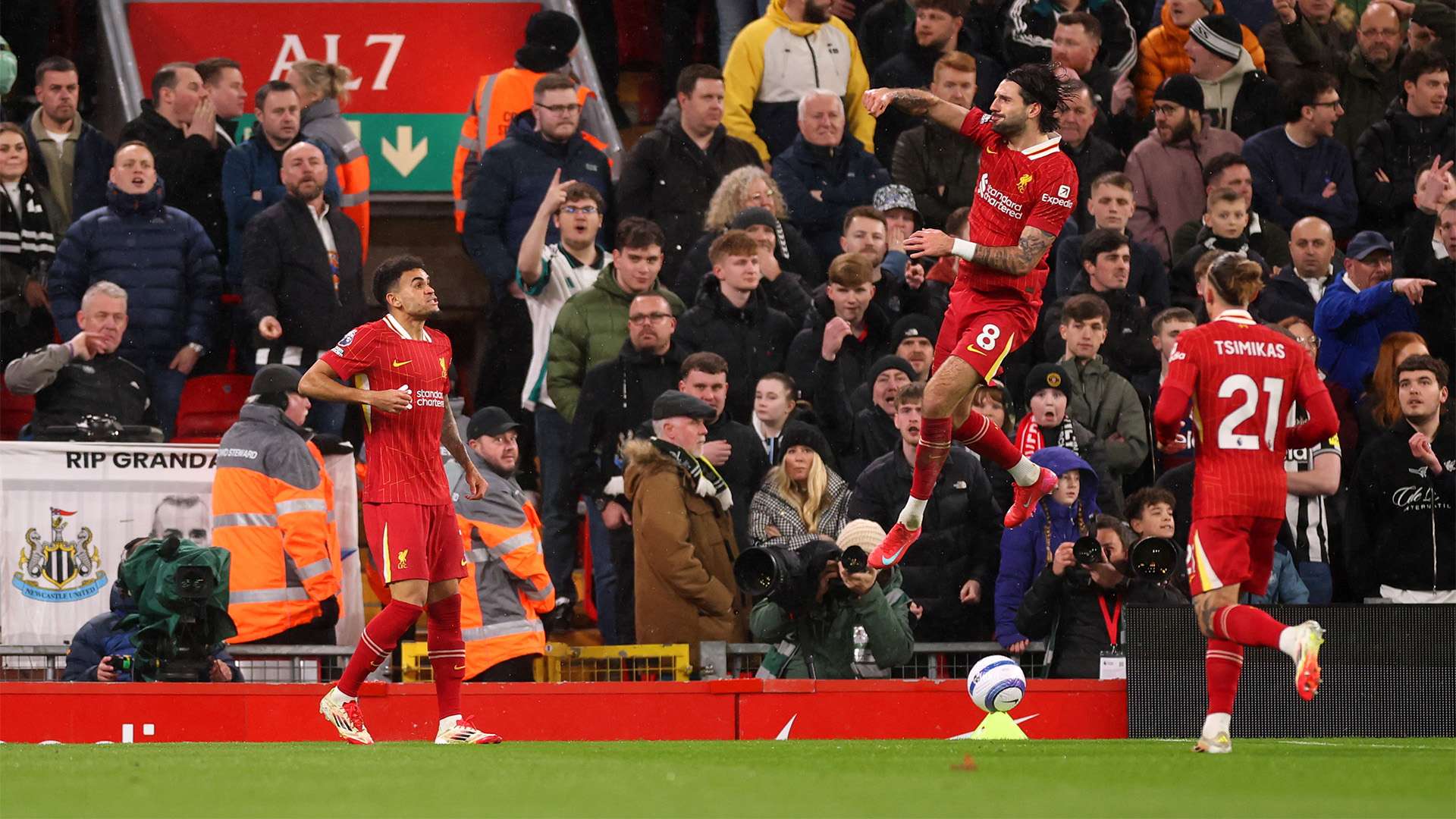 眼疾手快 有力挥拍 2024年北京市青少年羽毛球冠军赛挥拍开赛.