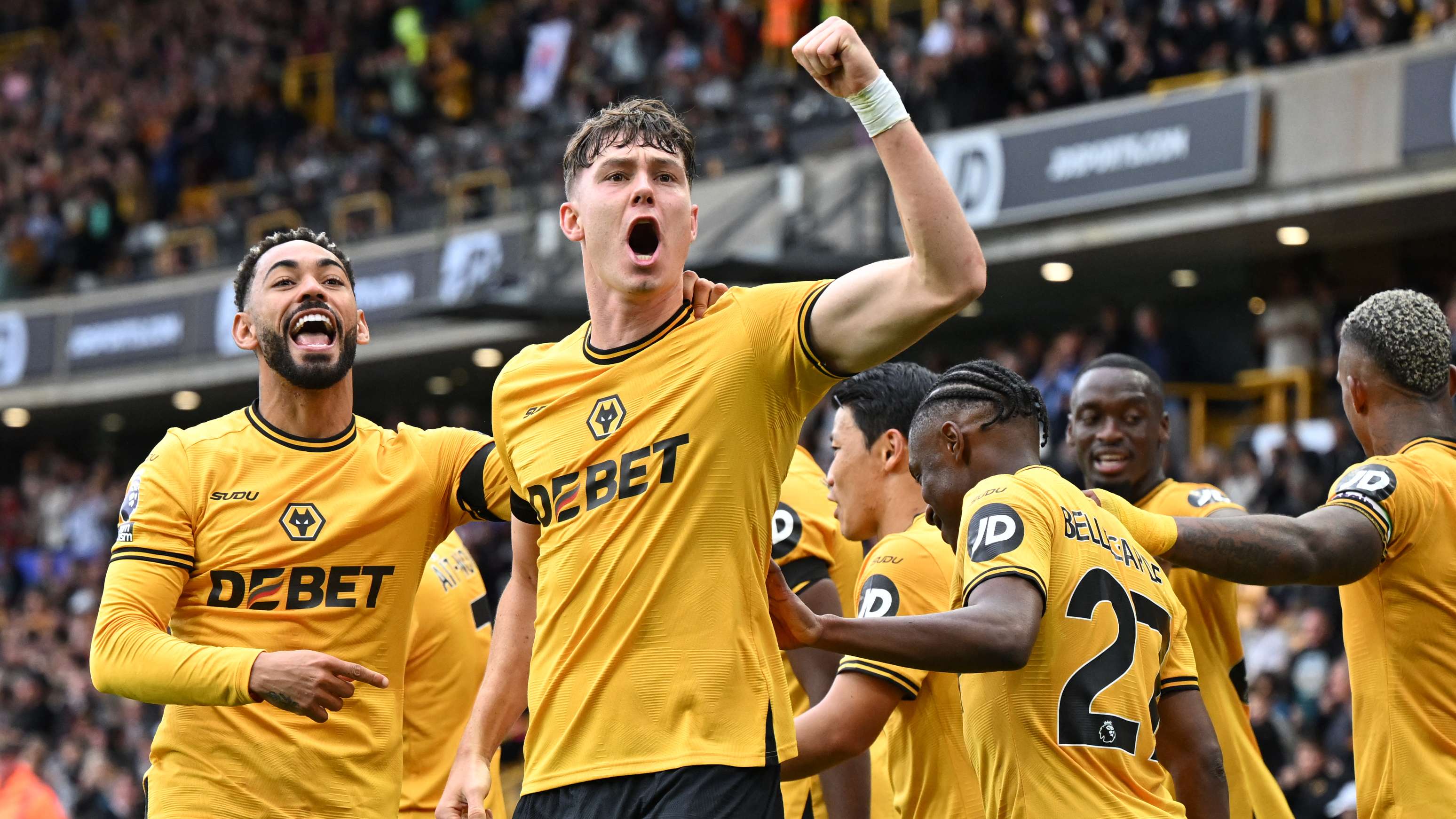 记者：国足1月集训名单上的球员，有13人在联赛首轮未出场.